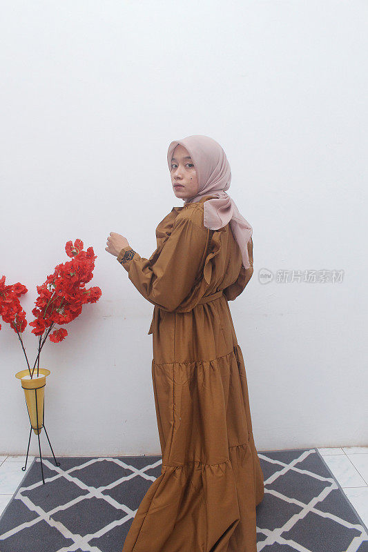 muslim woman hijab fashion style